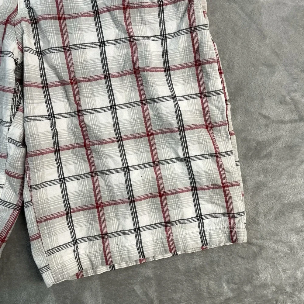 Phat Farm Mens 36x13 Plaid Shorts White Red Gray Black Cotton Flat Front Casual